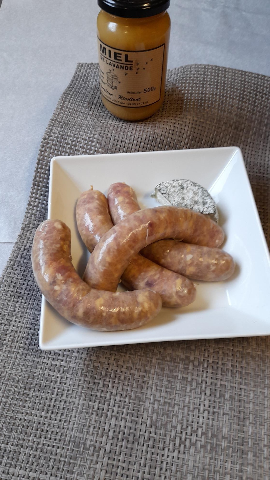 saucisse-chevre-miel-m6Lbwp7qBgSpwZvN